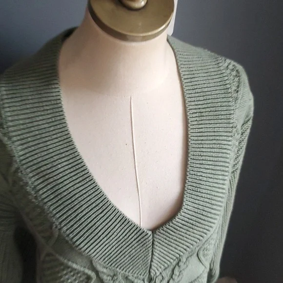 Aerie green cable knit vneck pullover sweater size XS - Picture 11 of 16
